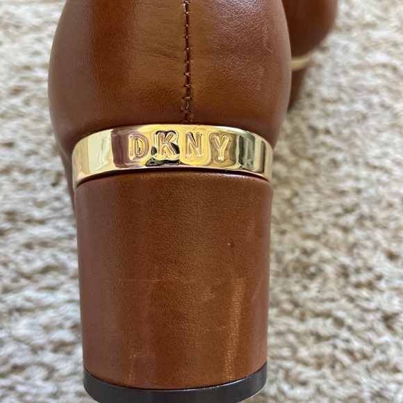 DKNY brown booties with gold detail - Picture 6 of 8